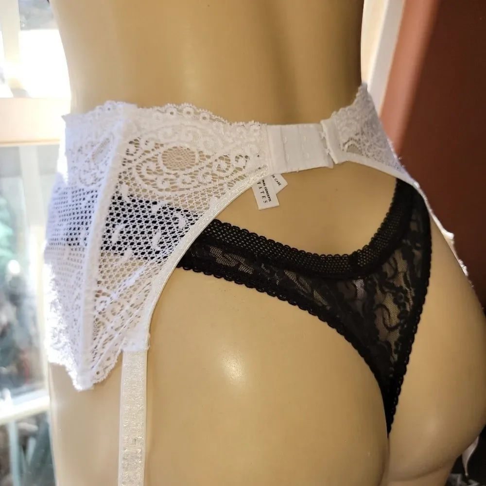 INC white lace garter with boning (large)